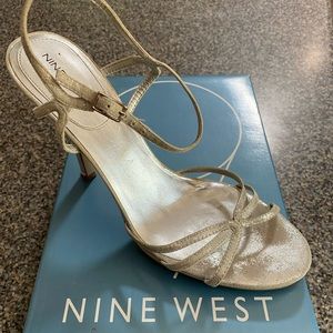 Nine West strappy silver sandal size 8